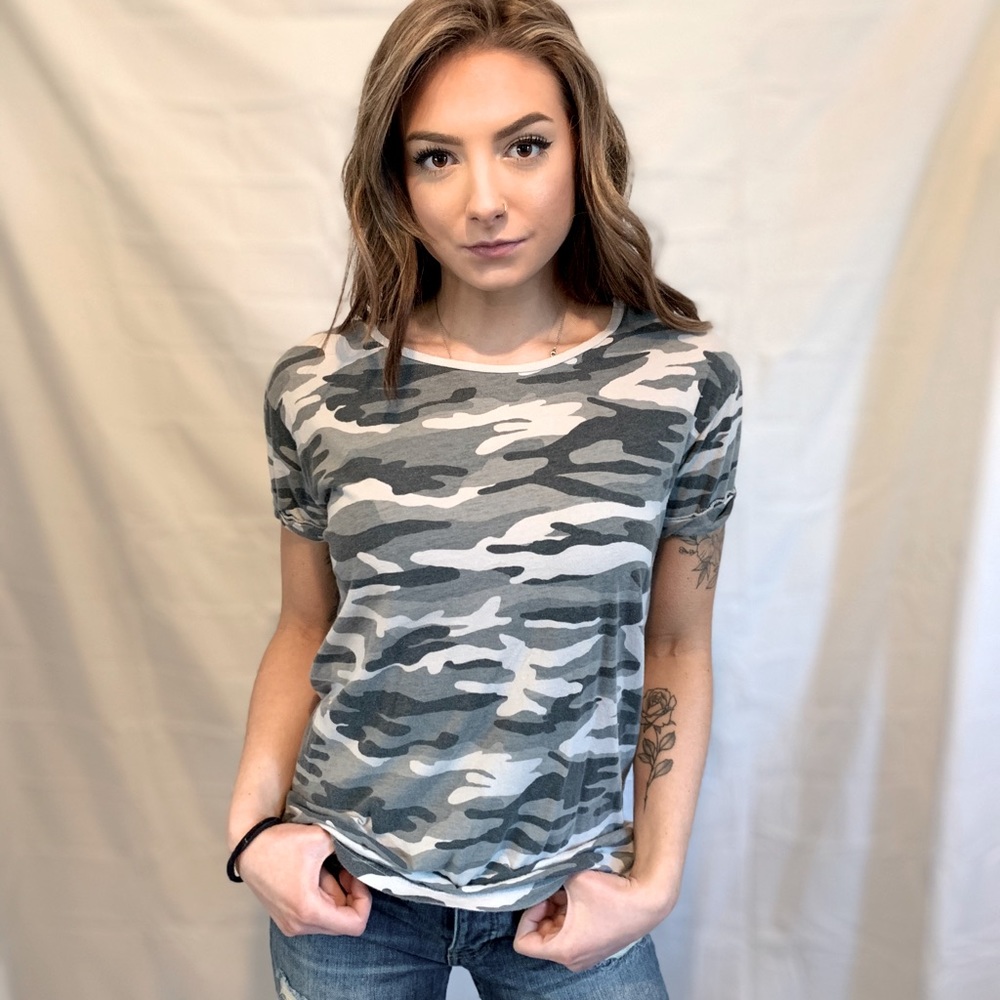 Forever 21 basic camo tee. Size small.